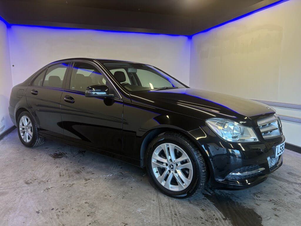 2013 Mercedes-Benz C-Class 2.1CDI C200 CDI Executive SE (136bhp) Saloon 4d 7G-Tronic Plus