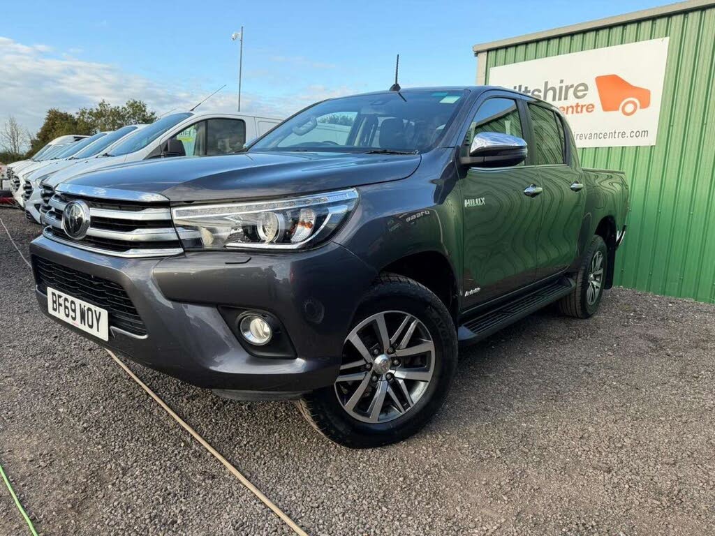 2019 Toyota Hi-Lux 2.4D-4D Invincible (150hp)(Eu6dT-E) 3.2t auto