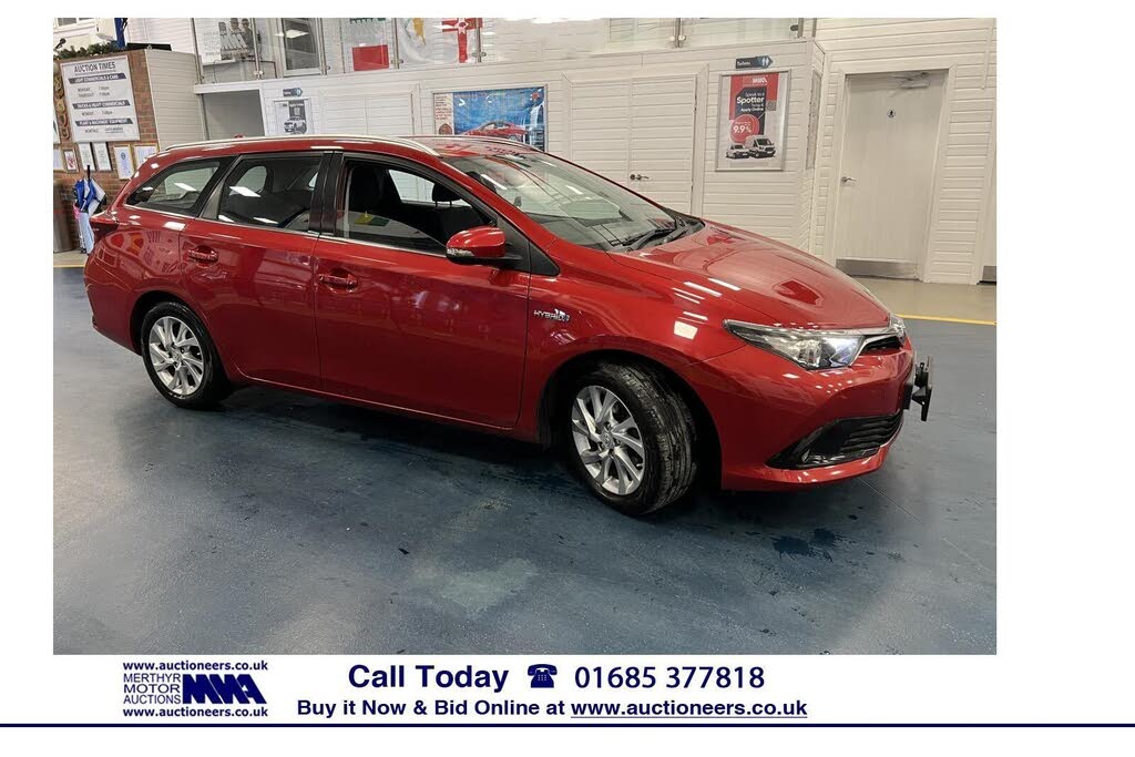 2016 Toyota Auris 1.8 VVT-i HSD Business Edition Estate