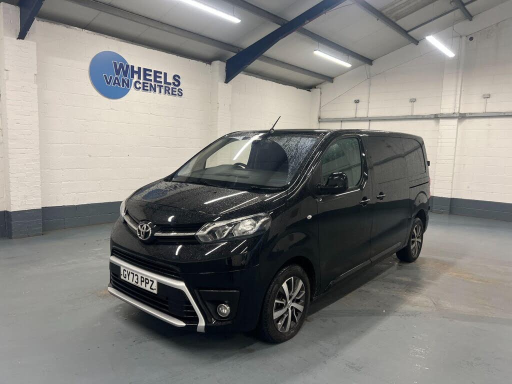2023 Toyota PROACE 2.0D Design Medium (140hp)(Eu6d) Panel