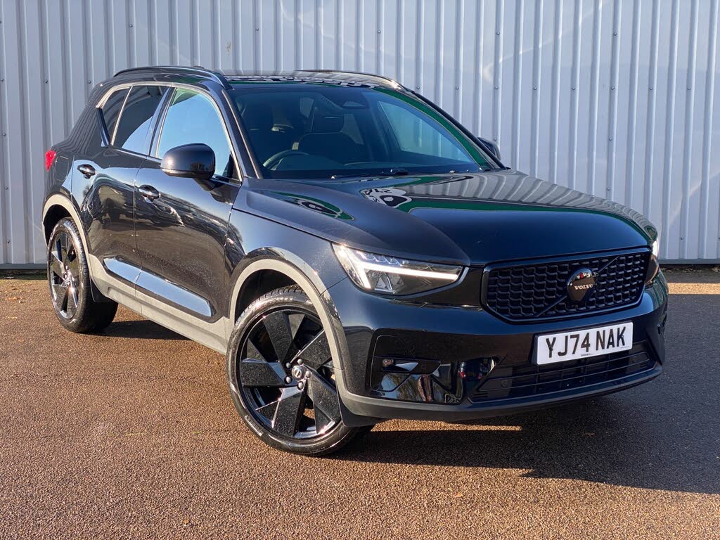 2025 Volvo XC40 2.0 B4 Plus Black Edition