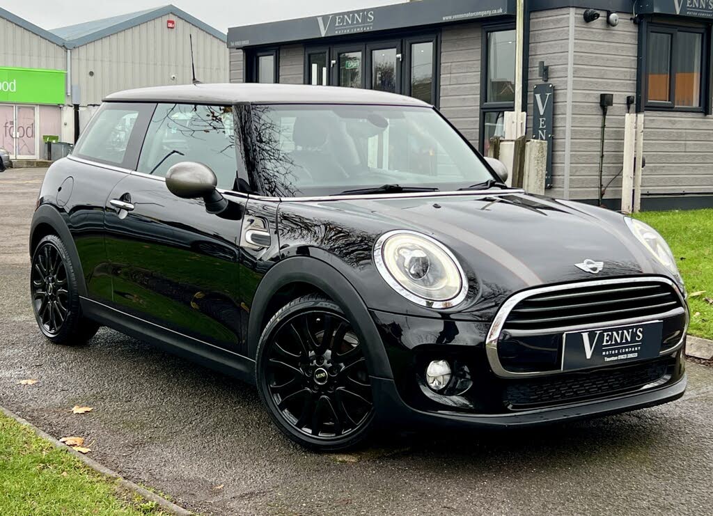 2018 MINI Cooper 1.5 Cooper Seven (Chili) 3d