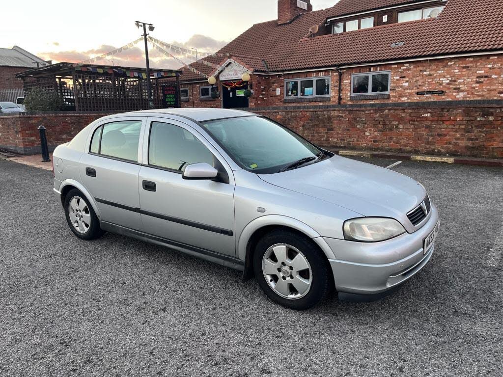 2003 Vauxhall Astra 1.8 Elegance Hatchback 5d auto