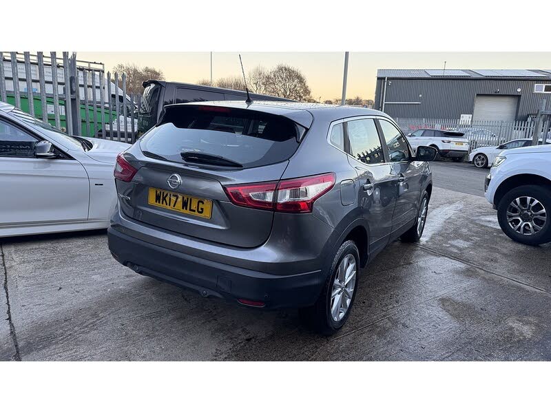 2017 Nissan Qashqai 1.5dCi Visia (Smart Vision Pack)