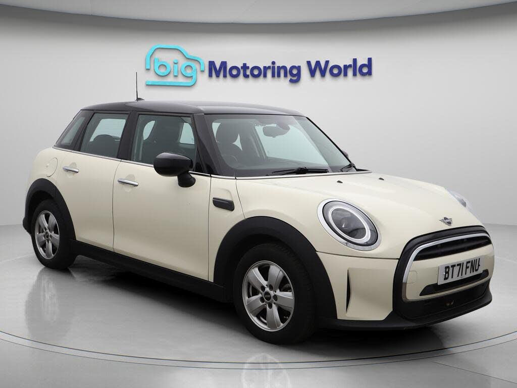 2022 MINI Mini 1.5 Cooper Classic Hatchback 5d Auto