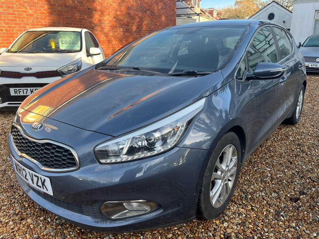 2012 Kia ceed 1.6 2 (133bhp) ISG Hatchback