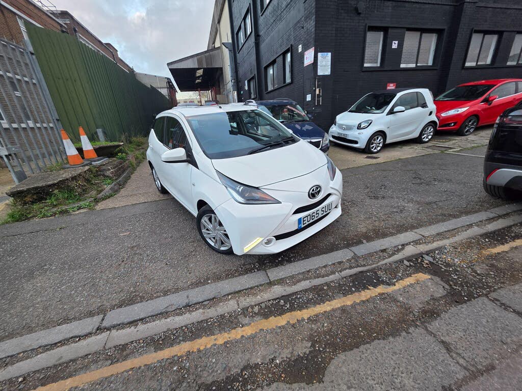 2015 Toyota AYGO 1.0 VVT-i x-pression 5d
