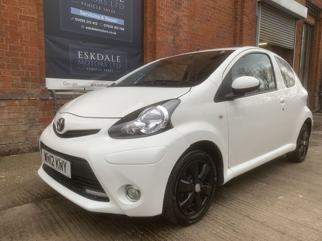 2012 Toyota AYGO 1.0 AYGO Fire 3d