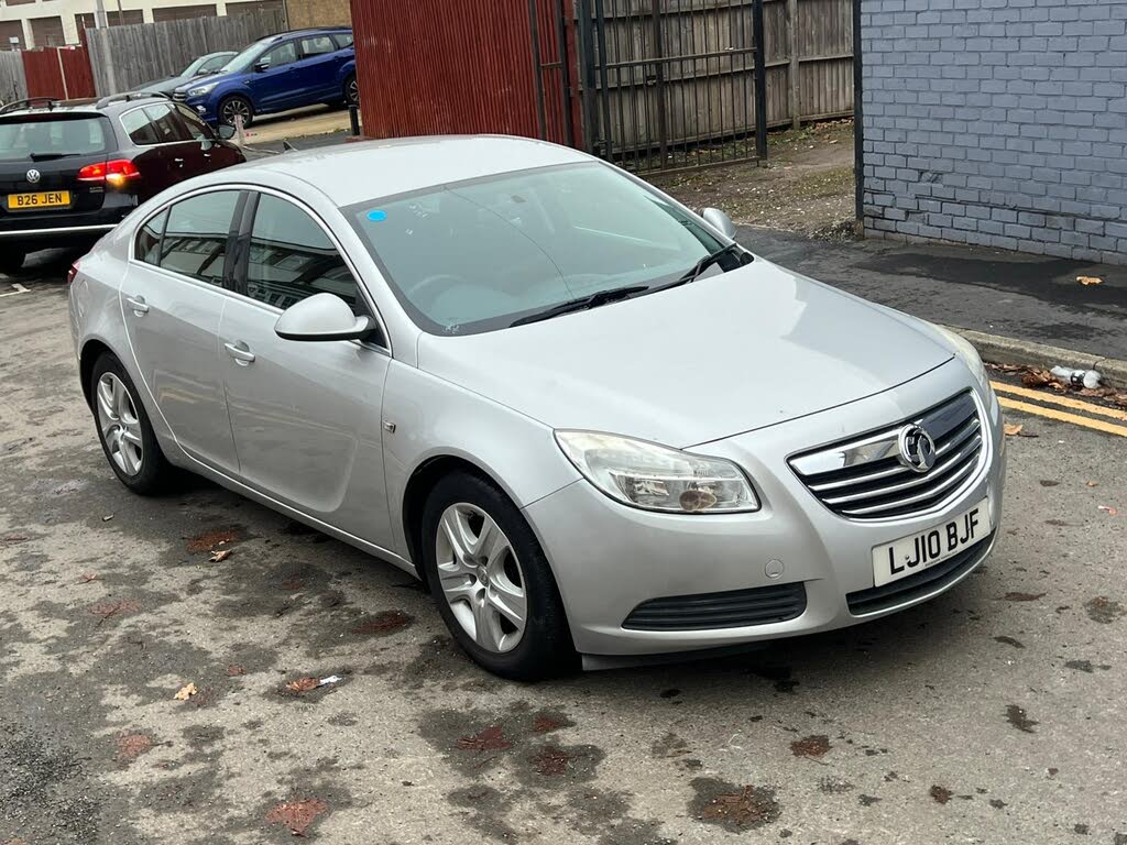 2010 Vauxhall Insignia 2.0TD Exclusiv 2.0CDTi 16v (130ps) (Nav) Hatchback 5d auto