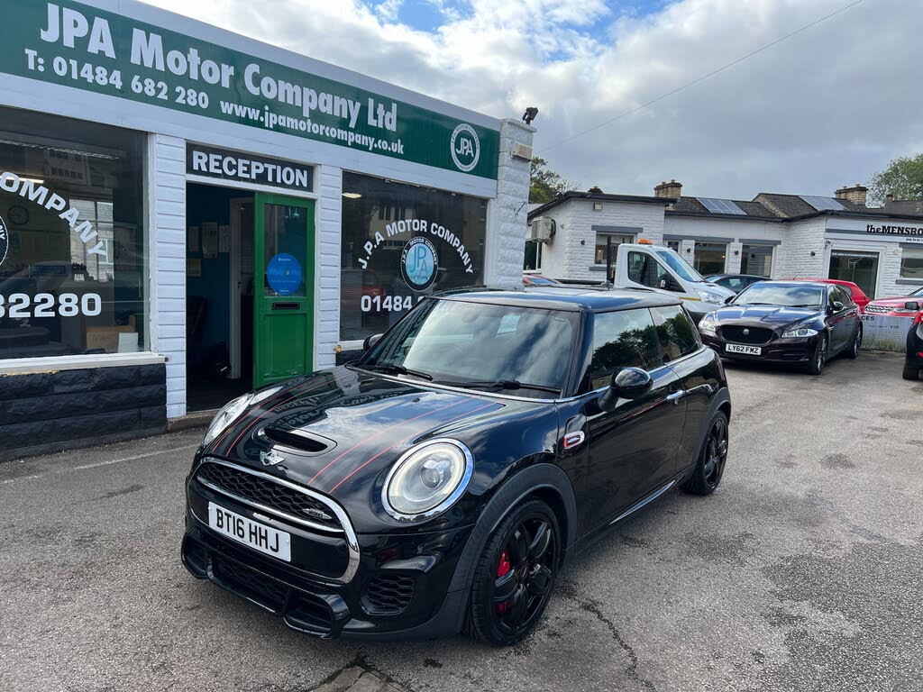 2016 MINI Mini 2.0 Cooper JCW