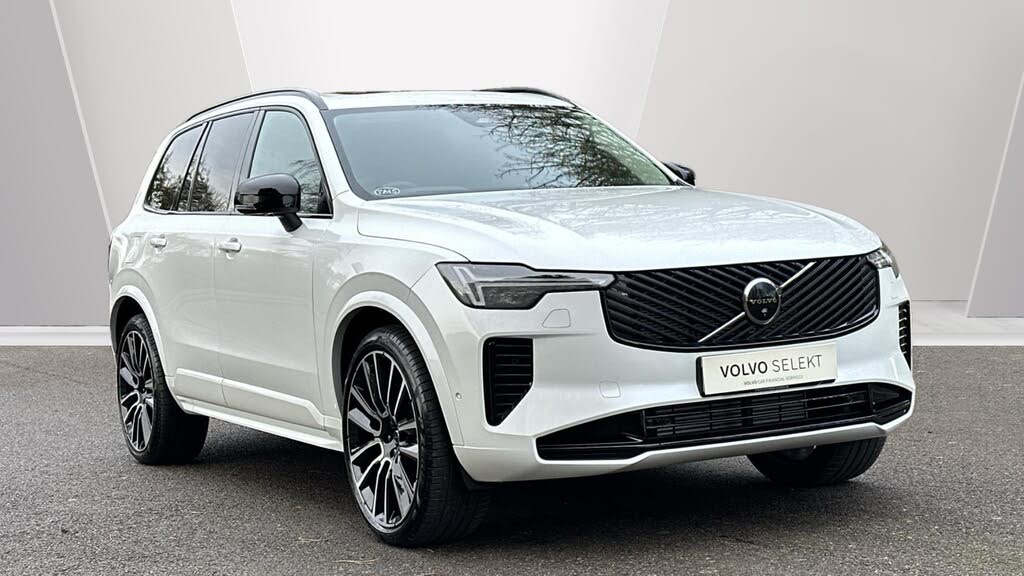 2025 Volvo XC90 2.0 T8 Ultra (Dark