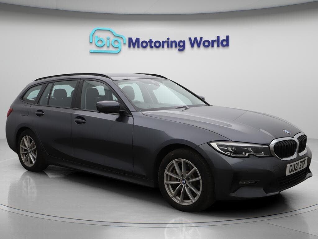 2021 BMW 3 Series 2.0 330e SE Pro Touring 5d
