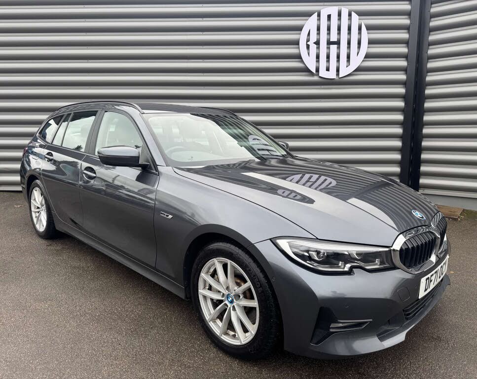 2022 BMW 3 Series 2.0 330e SE Pro Touring 5d