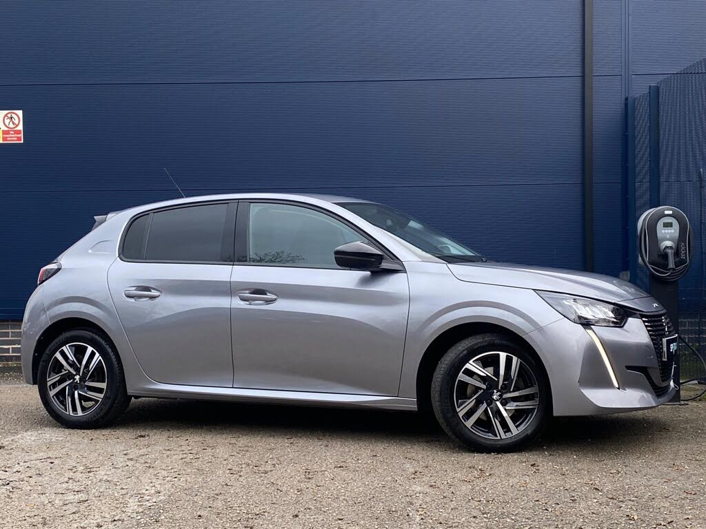 2022 Peugeot 208 1.2 PureTech Allure Premium+ (100ps)