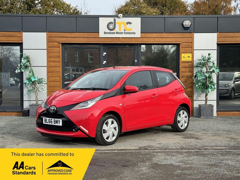 2016 Toyota AYGO 1.0 VVT-i x-play (68bhp) 5d