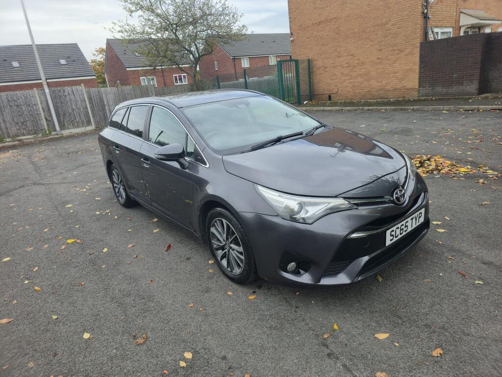 2015 Toyota Avensis 1.6D-4D Business Edition Plus Touring Sports 5d