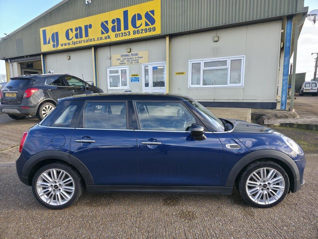 2017 MINI Mini 1.5TD Cooper D (s/s) Hatchback 5d