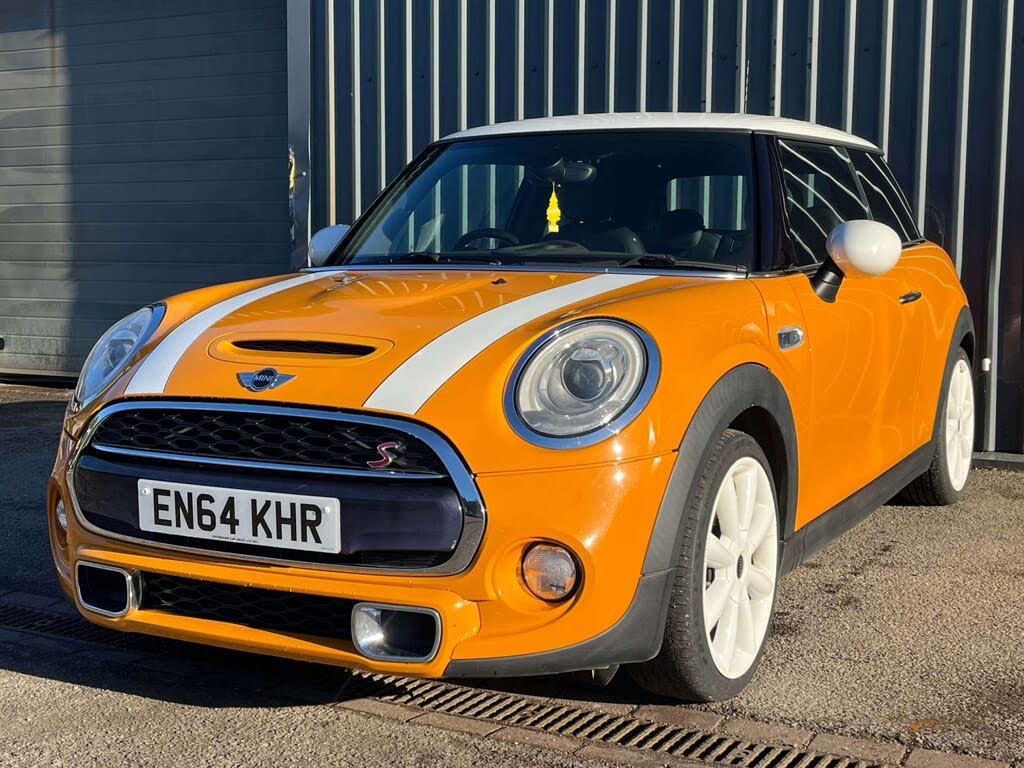 2015 MINI Mini 2.0 Cooper S 3d