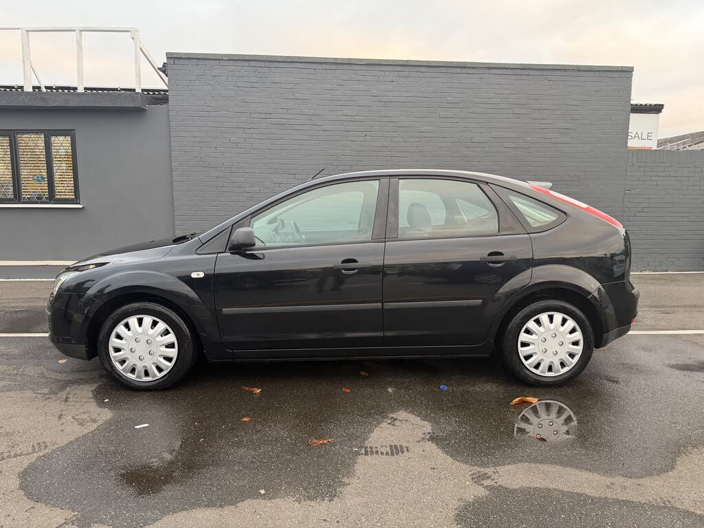 2006 Ford Focus 1.6 LX Hatchback 5d