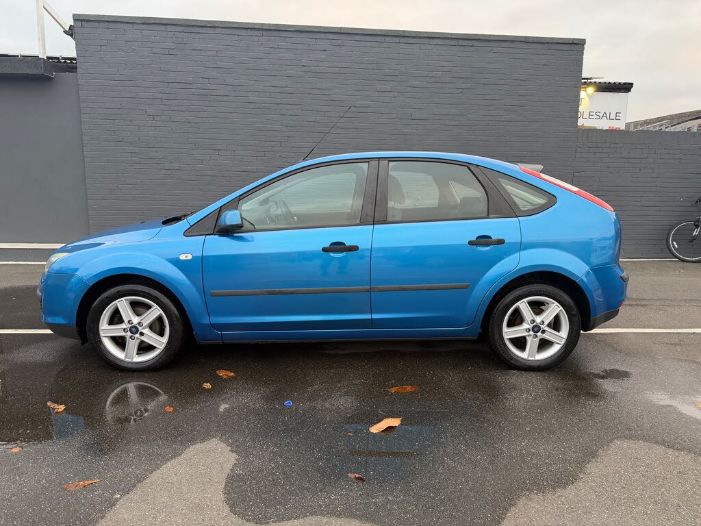 2006 Ford Focus 1.6 LX Hatchback 5d