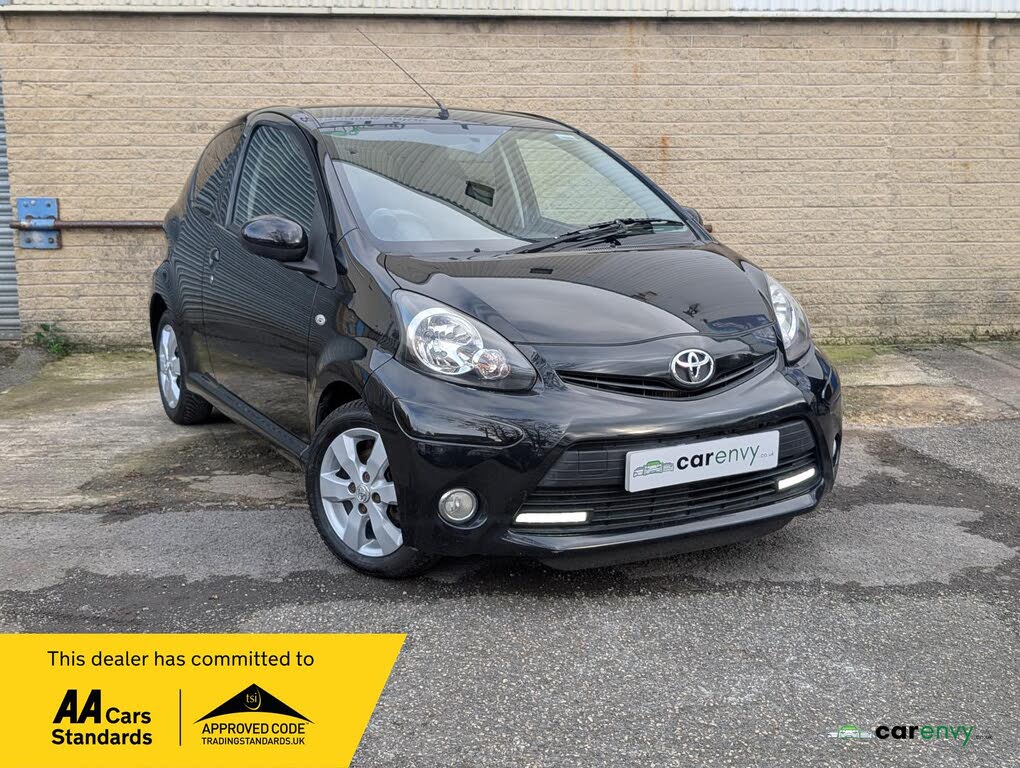 2013 Toyota AYGO 1.0 AYGO Fire 3d