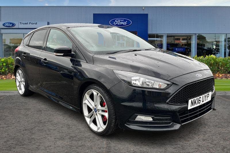 2016 Ford Focus 2.0T ST2 Hatchback