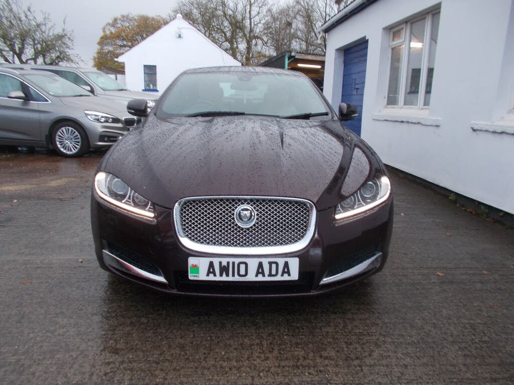 2013 Jaguar XF 2.2TD Luxury (200ps) (s/s) Saloon 4d Auto