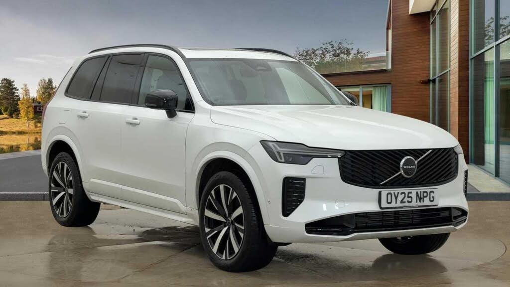 2025 Volvo XC90 2.0 T8 Plus Pro