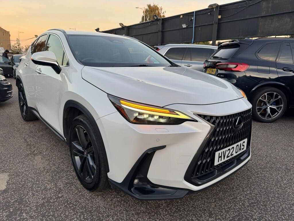 2022 Lexus NX 450h+ 2.5 NX Pack)