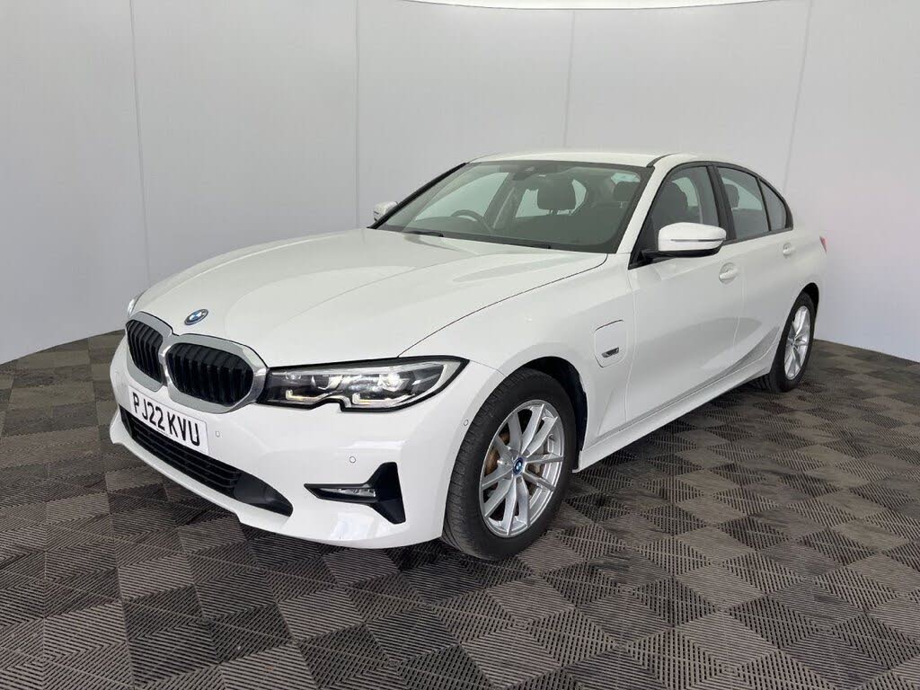 2022 BMW 3 Series 2.0 330e SE Pro Saloon 4d