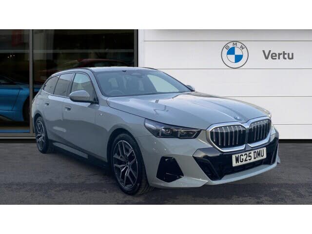 2025 BMW 5 Series 2.0 530e M Sport Touring 5d
