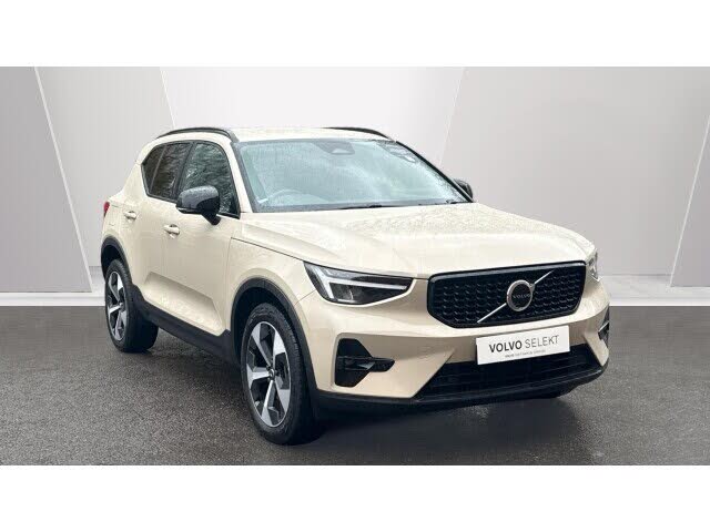 2025 Volvo XC40 2.0 B3 Plus