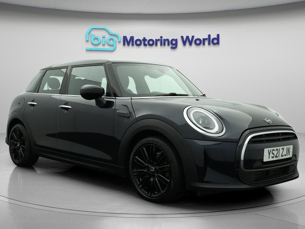 2021 MINI Mini 1.5 Cooper Exclusive Hatchback 5d Auto