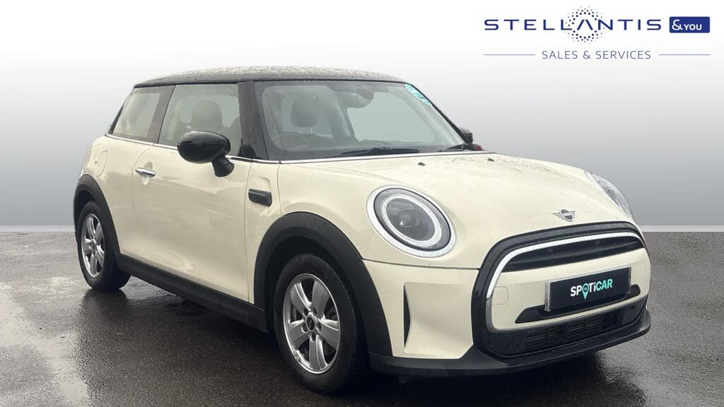 2022 MINI Mini 1.5 Cooper Classic Hatchback 3d