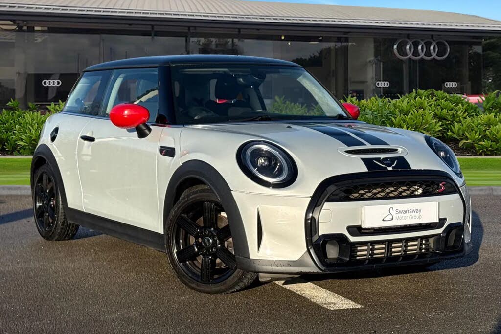 2021 MINI Mini 2.0 Cooper S Classic Hatchback 3d