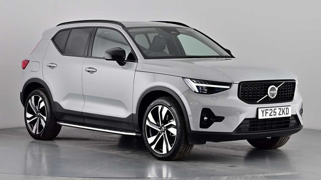 2025 Volvo XC40 2.0 B3 Ultra (Bright