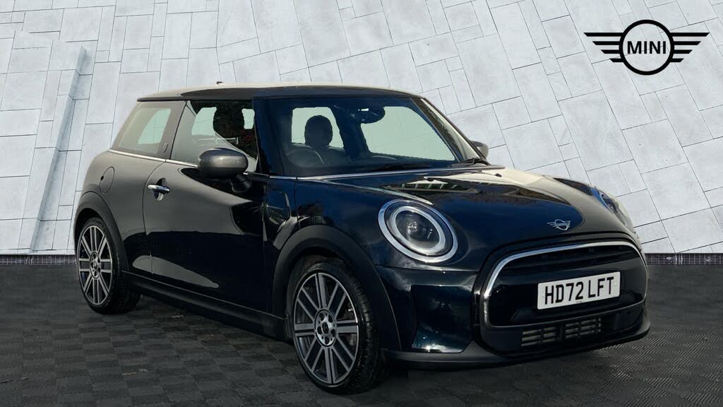 2022 MINI Mini 1.5 Cooper Exclusive (Premium) Hatchback 3d Auto