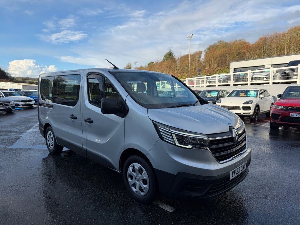 2022 Renault Trafic Passenger 2.0 Blue dCi SL28 150 Business EDC Auto