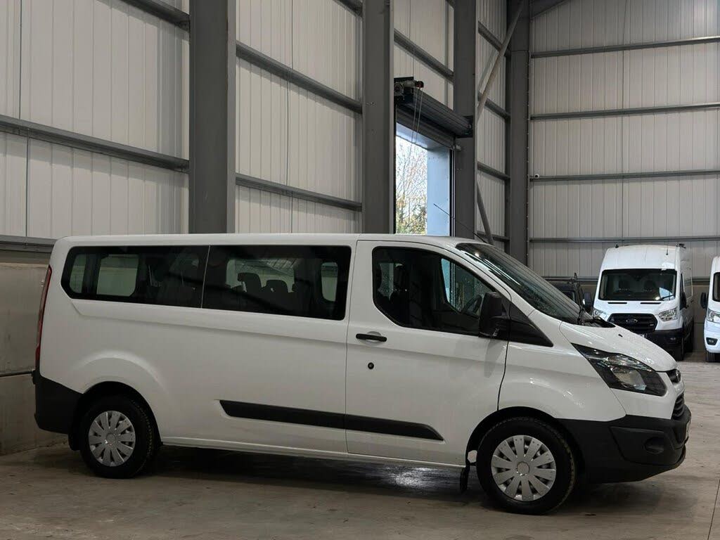 2016 Ford Transit Custom 2.2TDCi 330 L2H1 (125PS) Kombi 9 seats