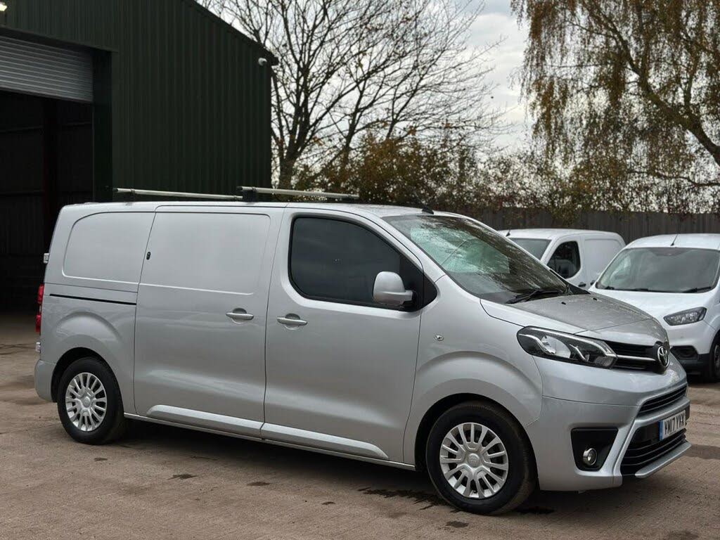 2017 Toyota PROACE 1.6D Comfort Medium (115hp)(EU6)