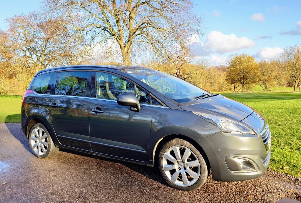 2017 Peugeot 5008 1.6BlueHDi Allure