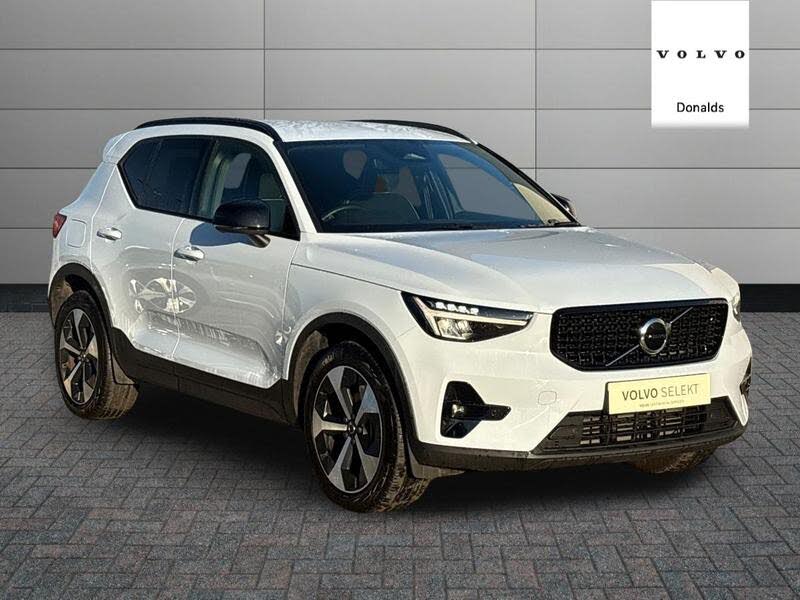 2025 Volvo XC40 2.0 B4 Plus Pro