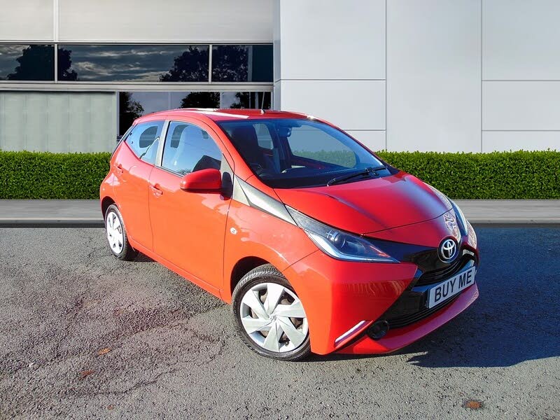 2017 Toyota AYGO 1.0 VVT-i x-play (71bhp) 5d