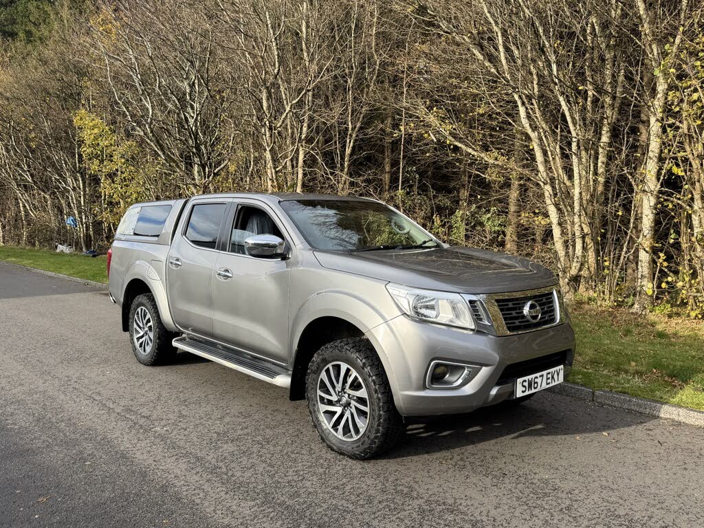 2017 Nissan Navara 2.3dCi Acenta +