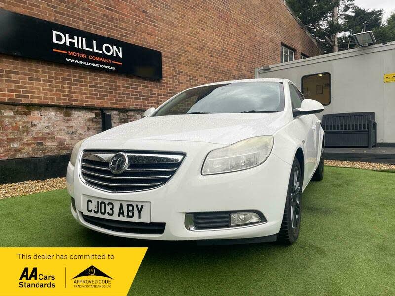 2009 Vauxhall Insignia 1.8 Exclusiv Hatchback 5d