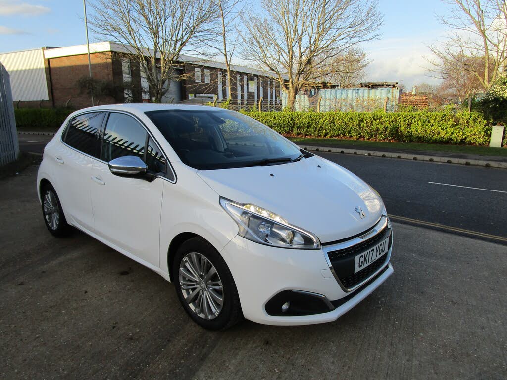 2017 Peugeot 208 1.2 PureTech Allure (82bhp) 5d
