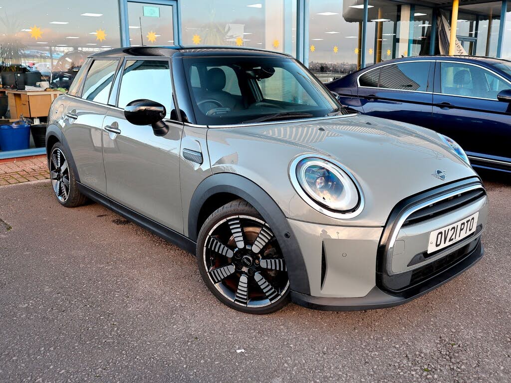 2021 MINI Mini 1.5 Cooper Exclusive Hatchback 5d
