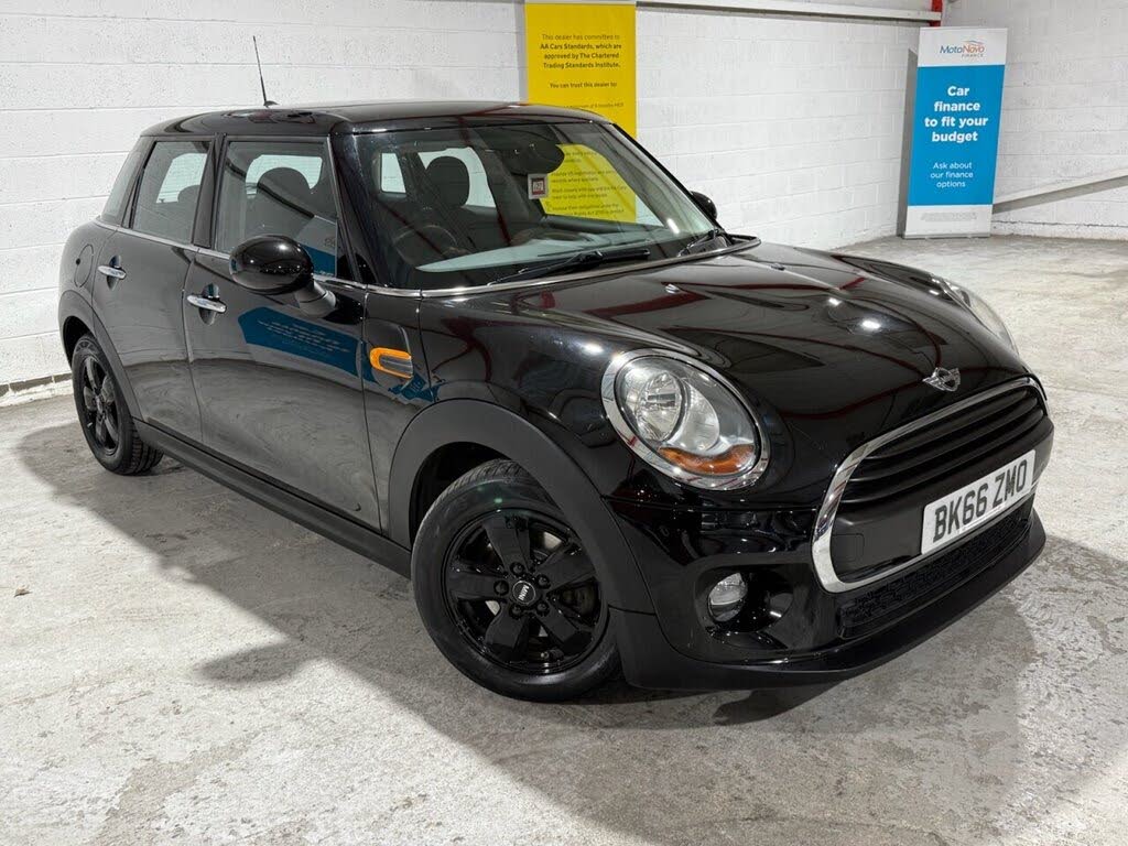 2016 MINI Mini 1.5 Cooper (s/s) Hatchback 5d