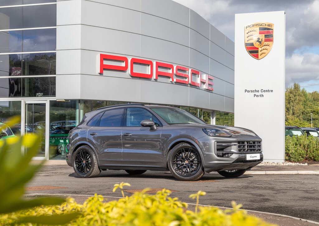 2025 Porsche Cayenne 3.0 V6 E-Hybrid (470ps) Station Wagon