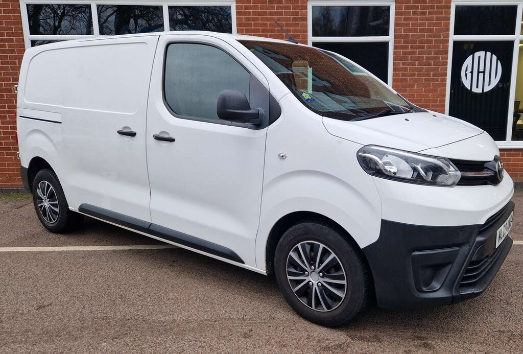 2019 Toyota PROACE 2.0D Icon Medium (120hp)(Eu6dT-E) Panel